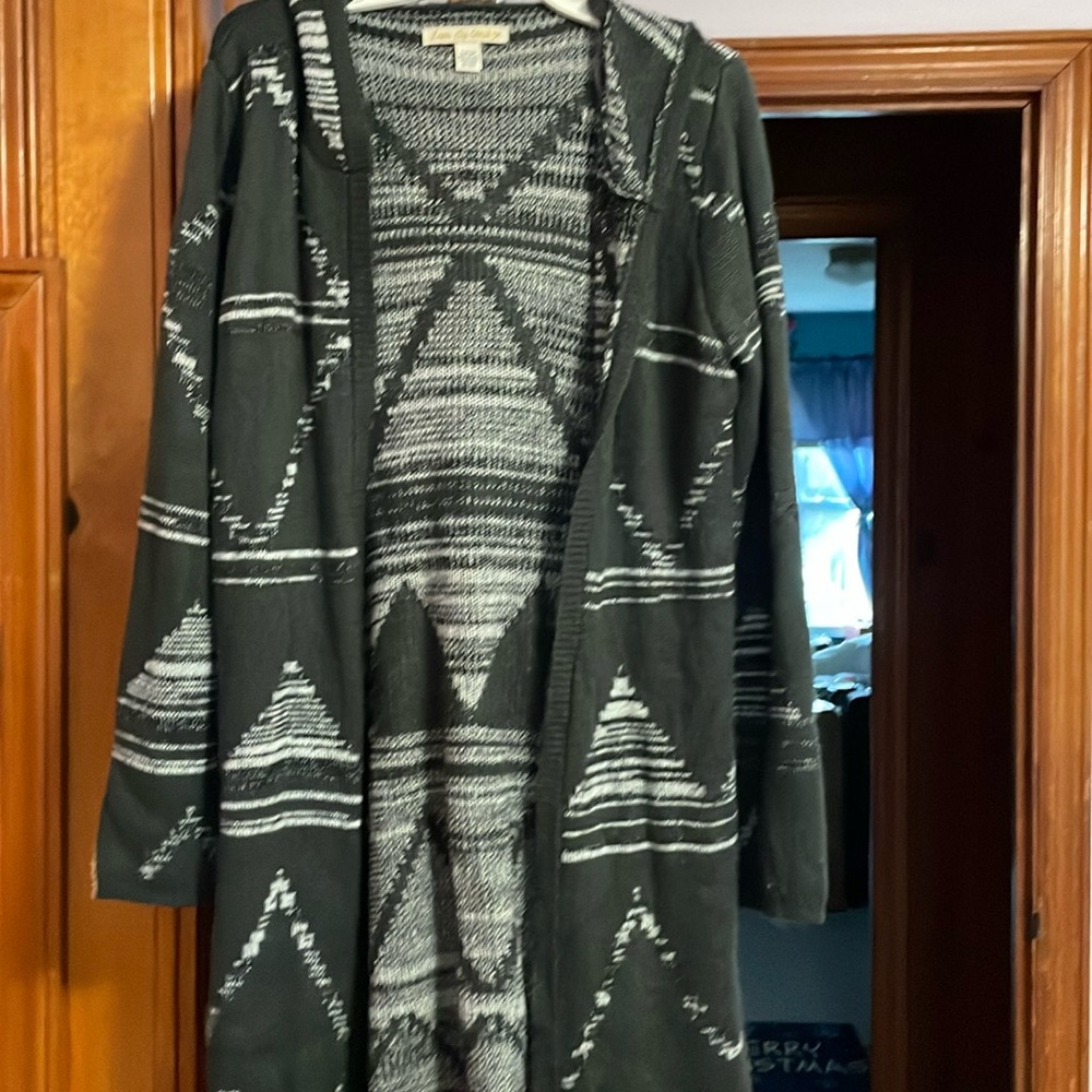 Love By Design Women’s Sweater That Falls To Above  the knees. Size large.